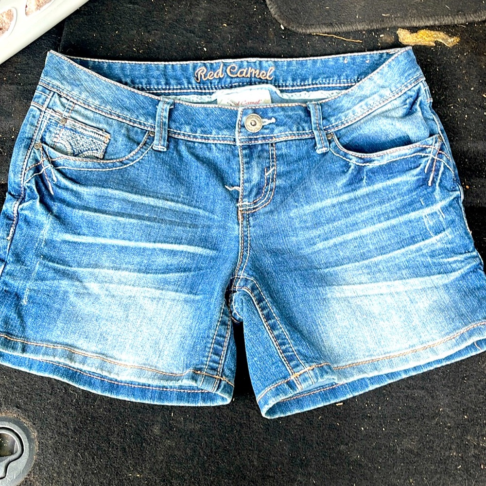 Red camel shorts